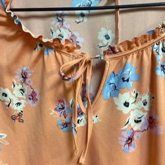 LANE BRYANT WOMENS SIZE 26/28 SHORT SLEEVE FLOWY PEACH FLORAL TOP CLEAN - Picture 4 of 10